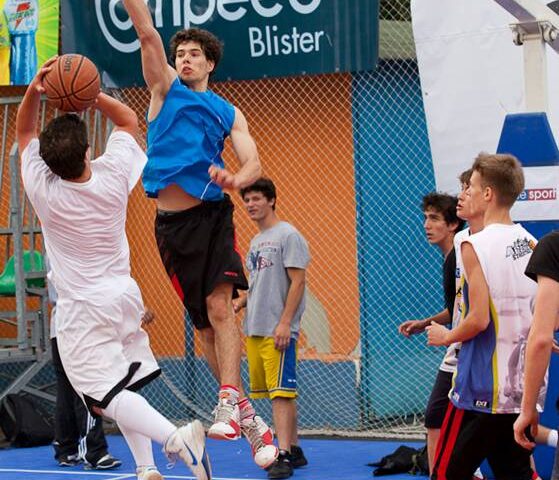 Vedete, spectacol şi mult baschet la Sport Arena Streetball